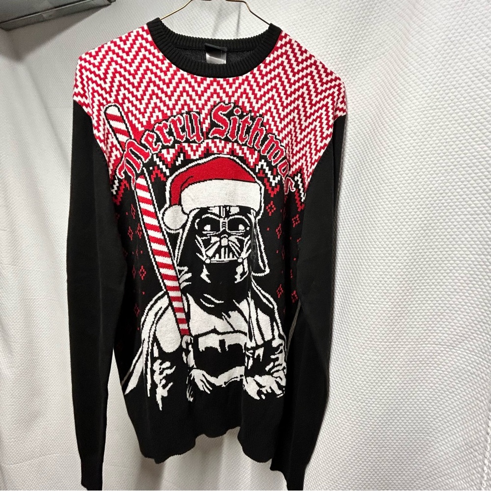 NWT Star Wars Black and‎ Red Crewneck Sweater Unisex Medium